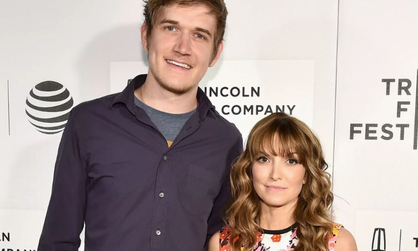 bo burnham girlfriend